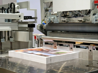 Paper cutting machine